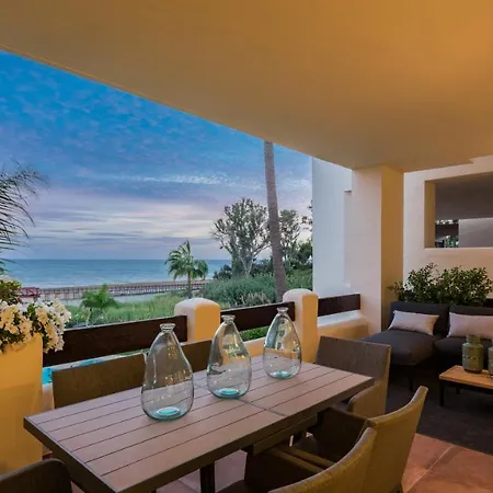 Frontline Luxury 10 Mins From Puerto Banus Rdr303 Estepona